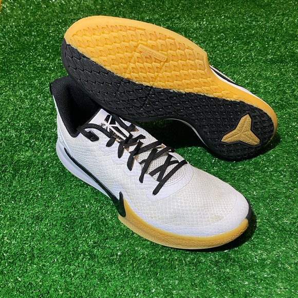 Nike Mamba Focus Gum 2019 (Size 10) FAST SHIPPING! - Picture 1 of 8
